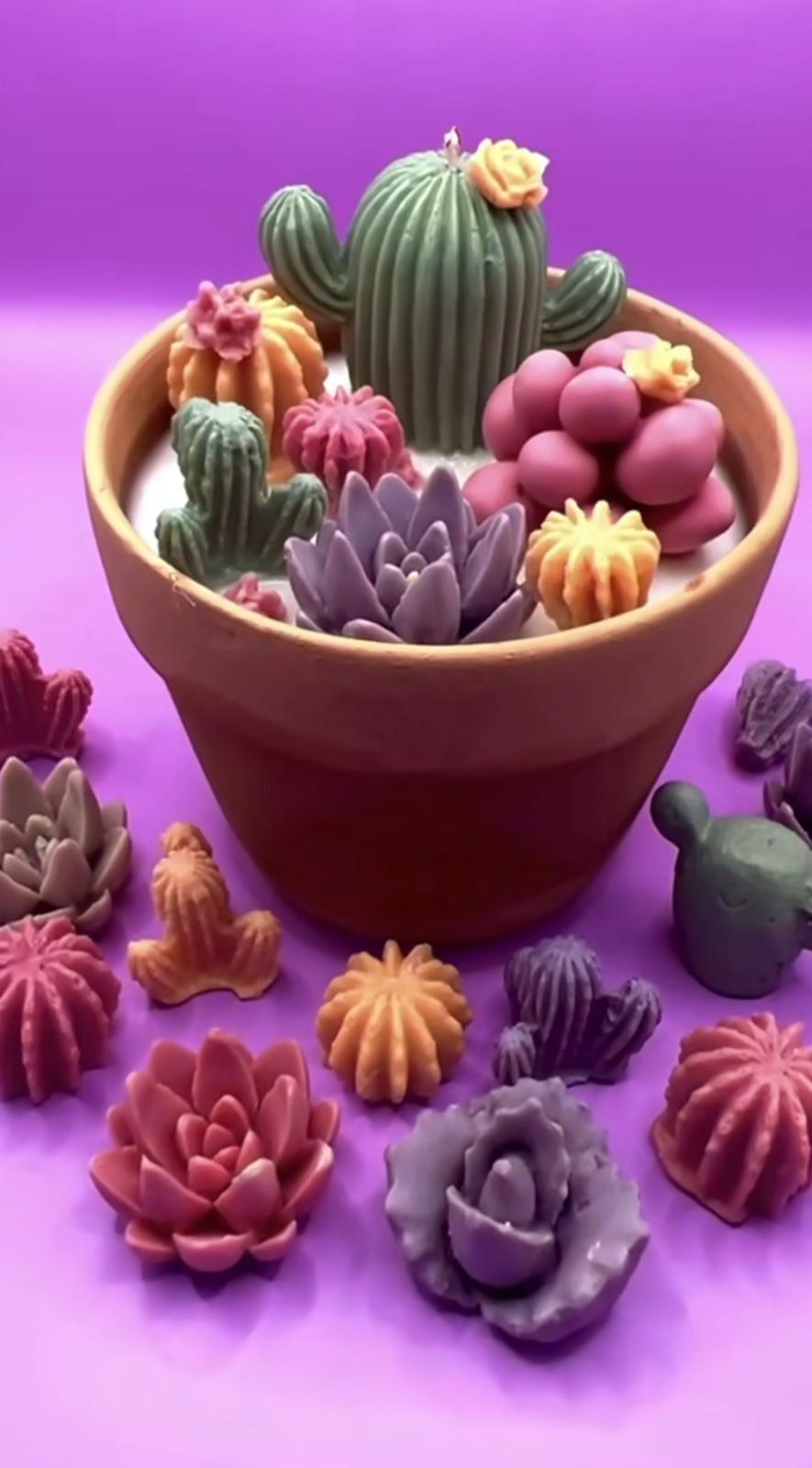 SAKSIDA KAKTÜS ŞEKLİNDE MUM