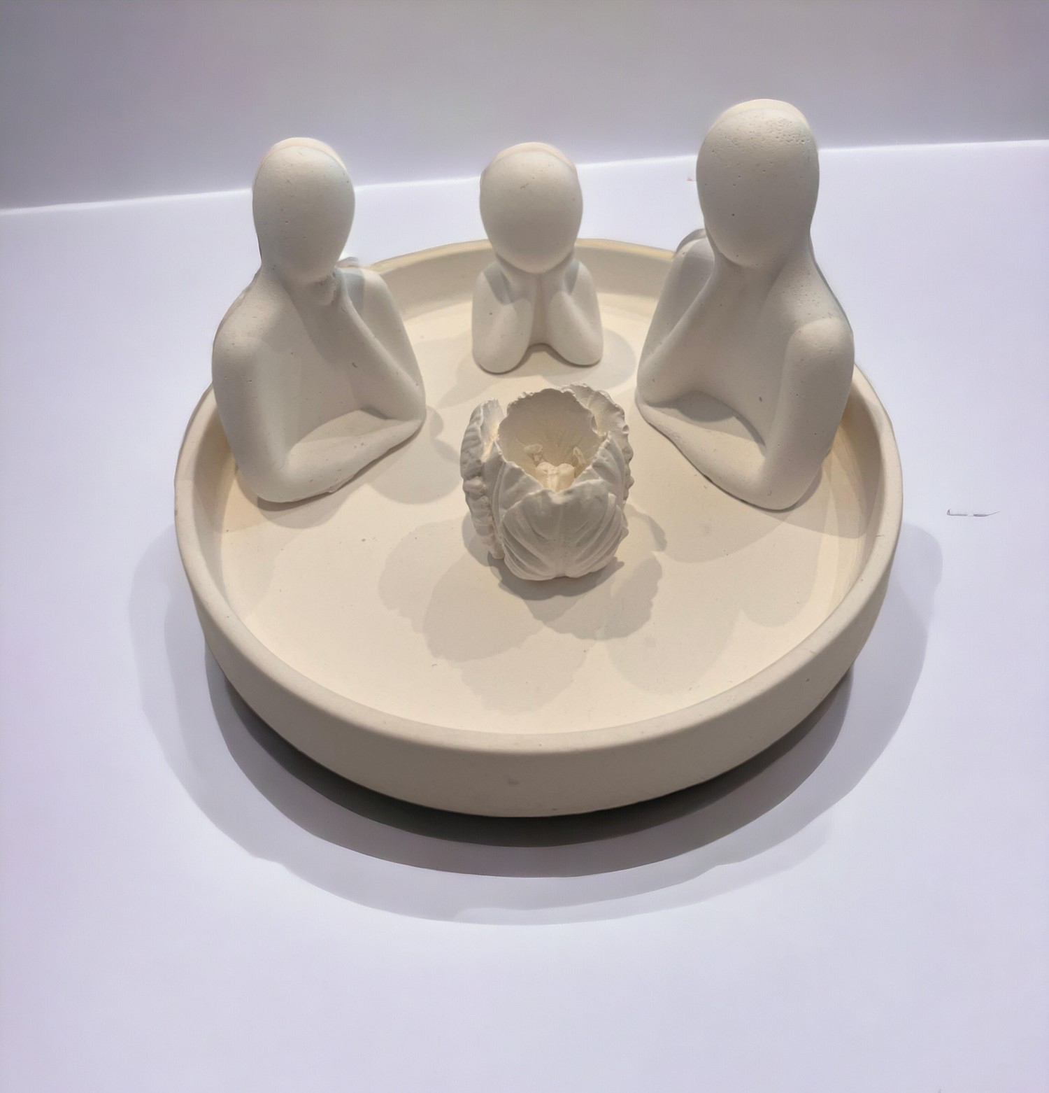 KOKULU ALÇI FİGÜRLER