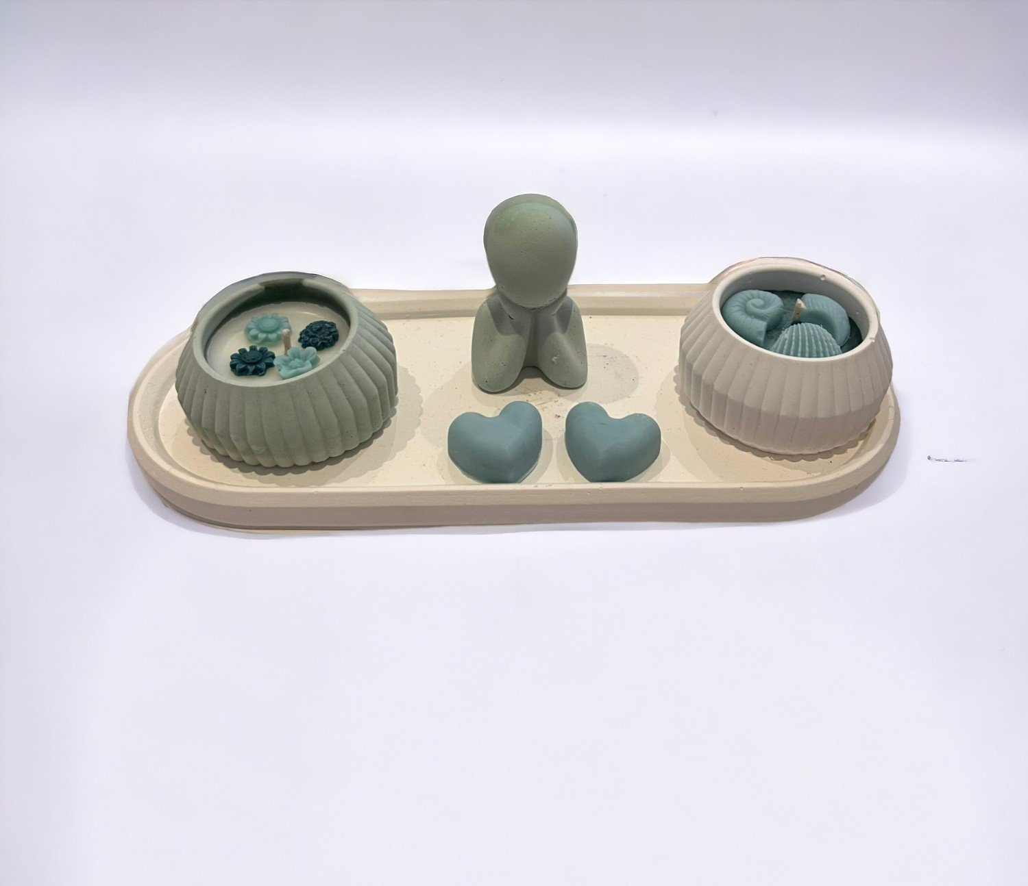 TEPSİ KALIBI ÜZERİNDE FİGÜRLÜ MUM